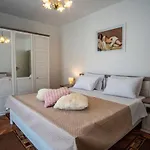 Apartman House Nada *