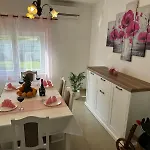 House Nada Apartman *