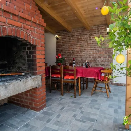 House Nada Apartment Muntic