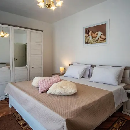 Apartman House Nada *