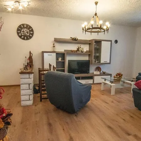 House Nada Apartman Muntic